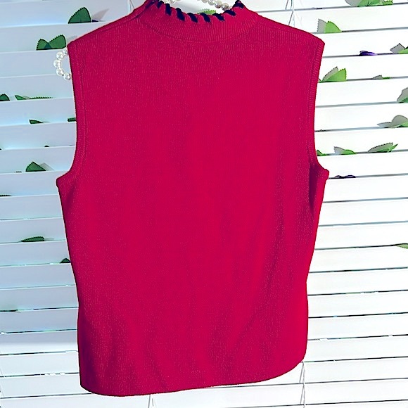 St. John Sport by Marie Gray classic red twin sweater set with black velvet trim - Picture 7 of 9